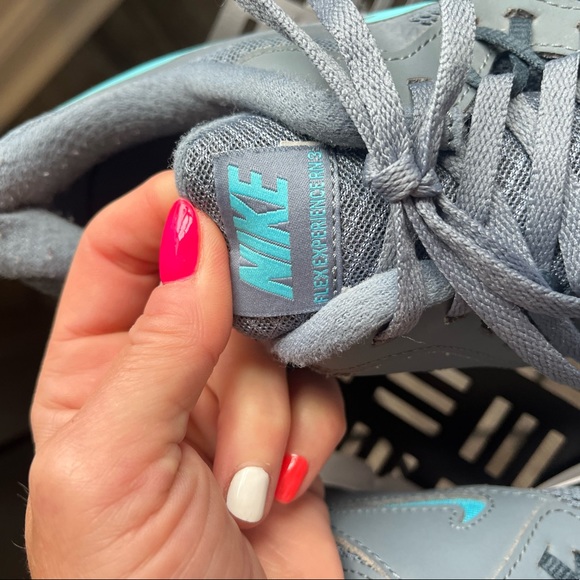 Women’s Nike Flex Experience Sneakers - Picture 7 of 8